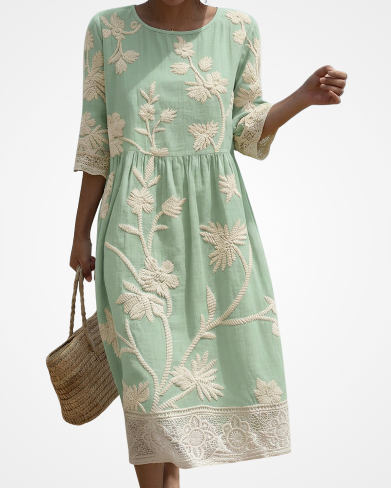 Patricia - Vestido Midi com Bordado de Plantas e Flores