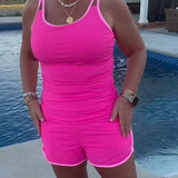 Tankini com Detalhes em Cores Contrastantes e Pregas