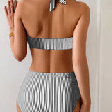 Conjunto de Banho Listrado em Dois Peças com Cintura Alta e Top Triangular