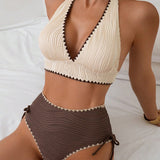 Conjunto de Biquíni de Duas Peças com Decote Halter e Estampa em Cores Contrastantes