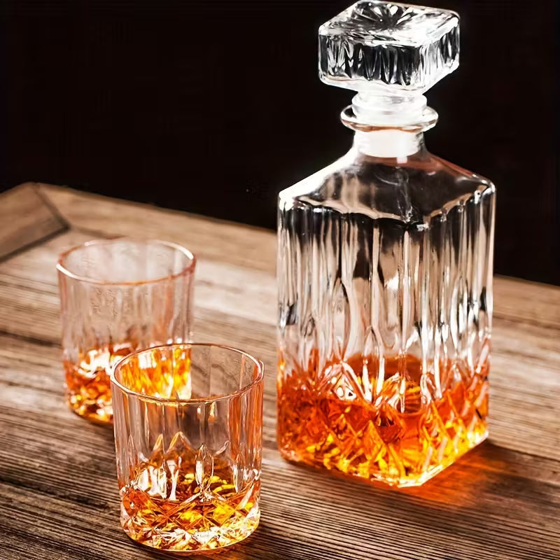 Conjunto de Garrafa e Copos de Whiskey