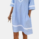 Clara | Vestido leve às riscas com decote em V