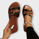 Jenevra - Sandália com estampado de leopardo e tiras cruzadas
