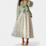 Saias elegantes com detalhe decorativo de tule