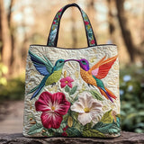 Bolsa Acolchoada Colibri com Flores Brancas | Delicadeza Alada