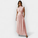 Vestidos elegantes com cortes