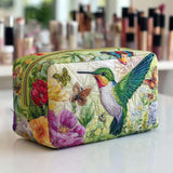 Necessaire Estofada com Estampa de Flores em Movimento | Beleza que Desabrocha