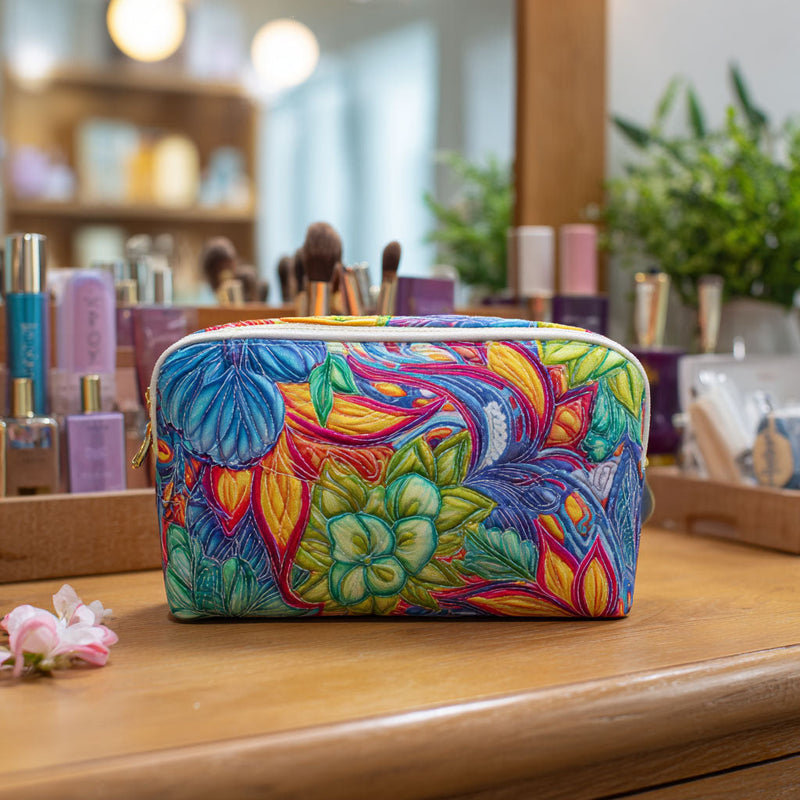 Necessaire Estofada com Estampa de Flores e Ramos | Frescor que Encanta