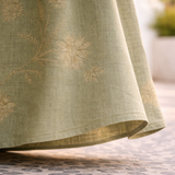 Cláudia | Vestido de Estampado Floral com Ambiente de Verão