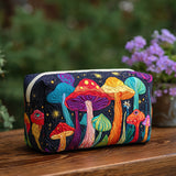 Necessaire Estofada com Estampa de Cogumelos Retrô | Charme Atemporal
