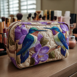 Delicate Quilted Beauty Case with Hummingbird Design | Feito à Mão com Amor