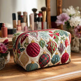 Necessaire acolchoada com detalhe vibrante | Alegria em Cores