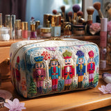 Necessaire acolchoada com tema de quebra-nozes natalino | Calor Natalino
