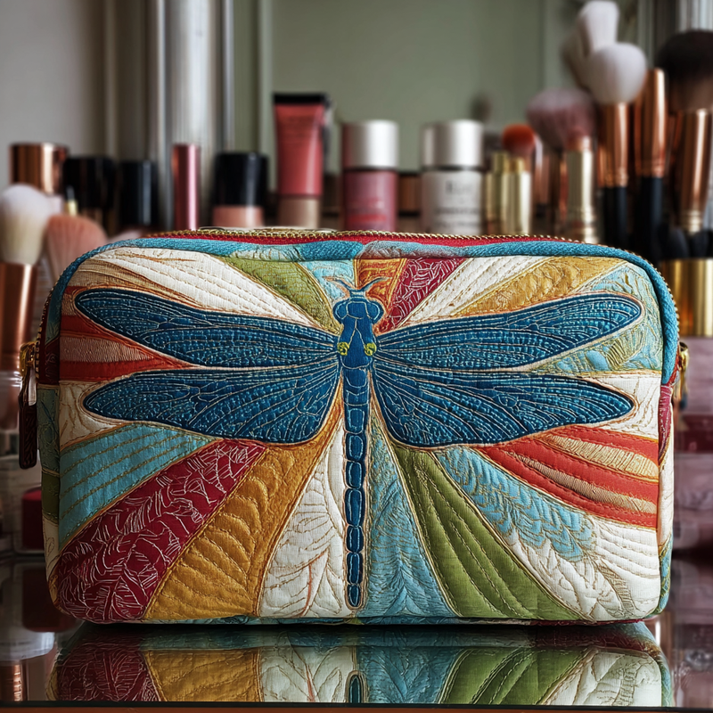 Necessaire Estofada com Libélula Brilhante | Magia em Movimento