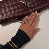Bolso Clutch Melanie com Detalhe de Nó Dourado