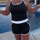 Tankini com Detalhes em Cores Contrastantes e Pregas