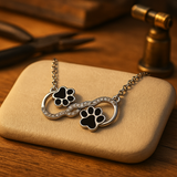 Colar com Pingente de Pata de Cão Amor Infinito com Zircônia
