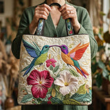Bolsa Acolchoada Colibri com Flores Brancas | Delicadeza Alada
