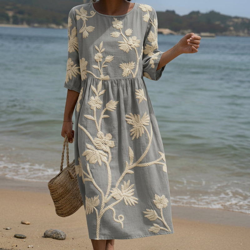 Ana - Vestido Midi com Bordado de Plantas e Flores